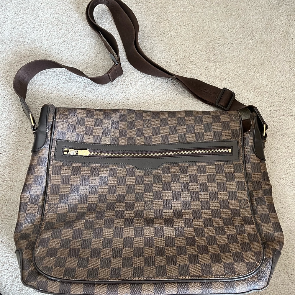 Laptop/shoulder bag 100% authentic